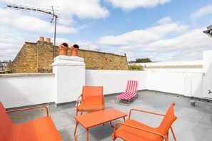 Unclassified image, 4 of 40, button - Beautiful 3BD Home with Rooftop Terrace, Fulham (Greater London)