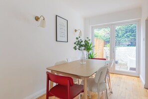 Dining - Beautiful 3BD Home with Rooftop Terrace, Fulham (Greater London)