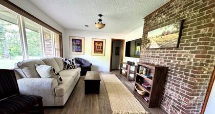 Ozark Foothills Country Home
Newly Remodeled