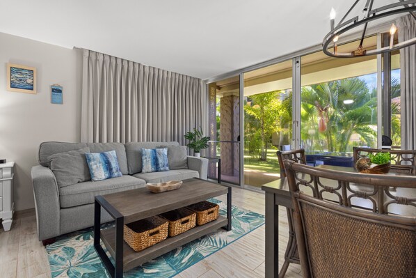 Fernseher, DVD-Player, Tischtennisplatte