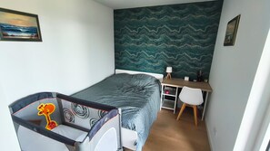 2 bedrooms, desk, iron/ironing board, travel cot