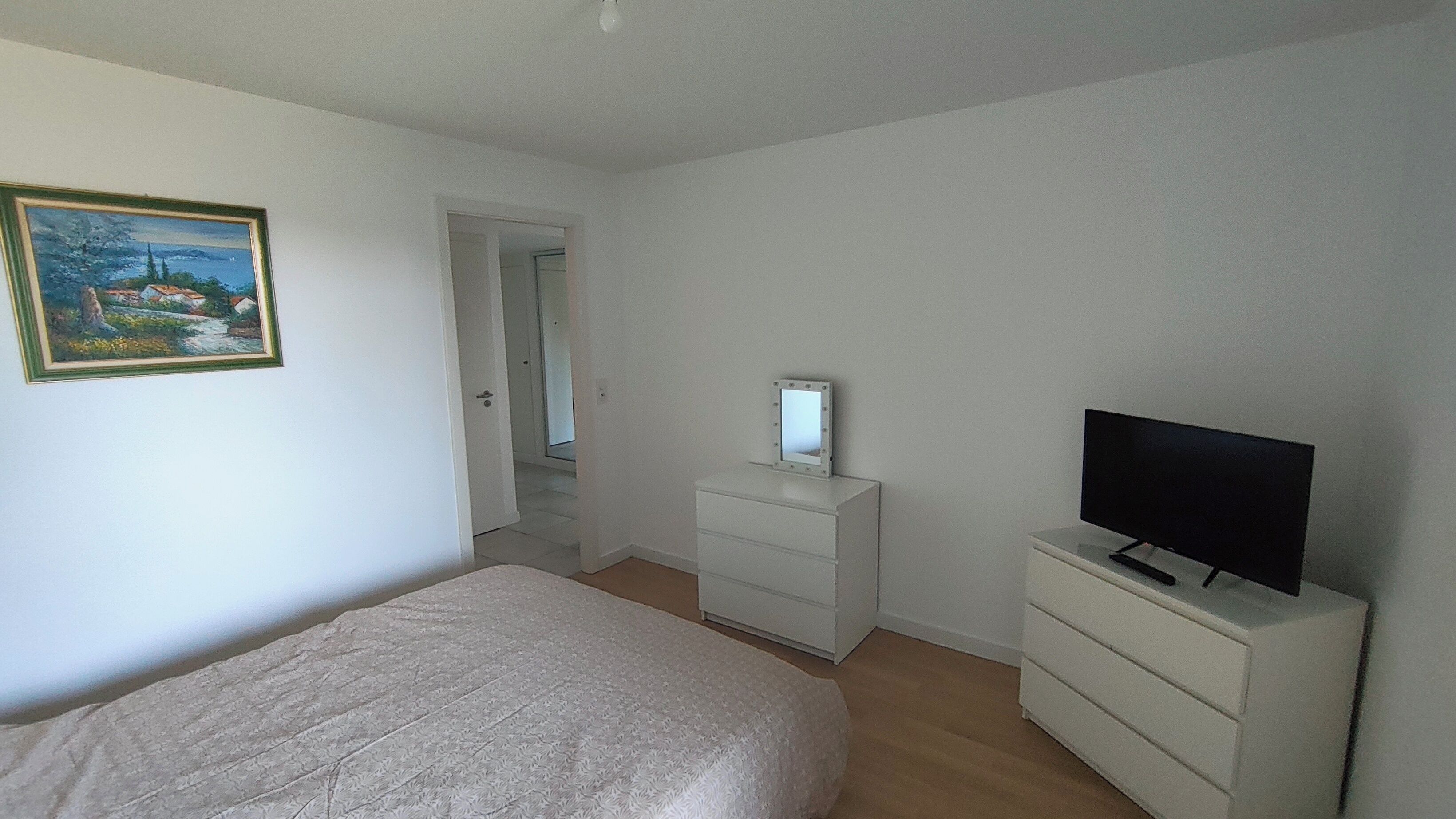 2 bedrooms, desk, iron/ironing board, travel crib