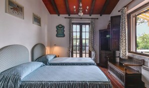 4 bedrooms, WiFi, bed sheets