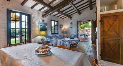 Villa 'Colombaia' mit Privatem Garten und Wi-Fi