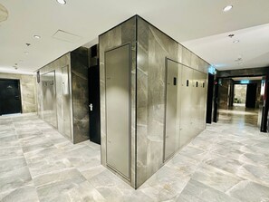 Interior - Beautiful 2 Bdr, 2 Bath, Stocked Kosher Kitchen, Parking, in a GREAT Location! (Jerusalem)