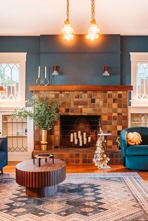 Interior - Gorgeous Eccentric Family Home with Cowboy Pool (San Diego)