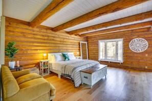 5 bedrooms, iron/ironing board, travel cot, WiFi