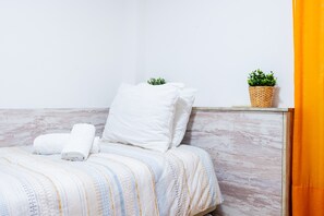 2 bedrooms, WiFi, bed sheets