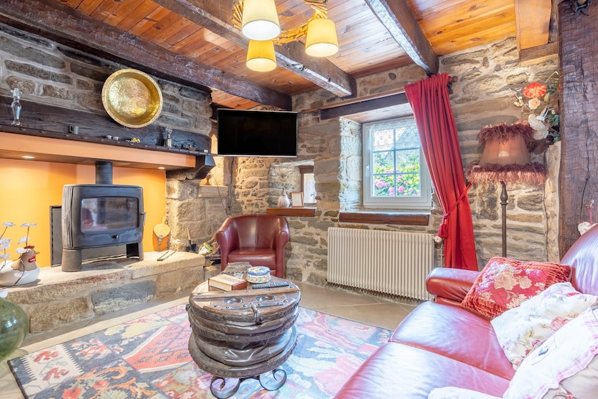 Holiday Home 'Penty à 800m De La Plage' With Private Terrace, Shared Garden And Wi-fi - Douarnenez