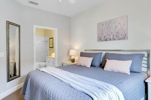 4 Schlafzimmer, Bügeleisen/Bügelbrett, Reisekinderbett, Internetzugang