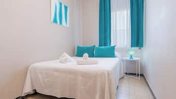 3 slaapkamers, een strijkplank/strijkijzer, wifi, beddengoed