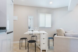 Dining - Apartment 'Fedriani' with Wi-Fi and Air Conditioning (Sevilla)