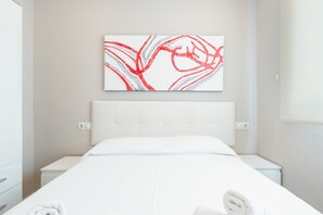 2 bedrooms, iron/ironing board, WiFi, bed sheets - Apartment 'Fedriani' with Wi-Fi and Air Conditioning (Sevilla)