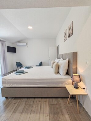 1 bedroom, WiFi, bed sheets