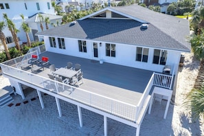 Outdoor dining - Harbor Seahorse - Outdoor Deck & Boat Dock (Destin)