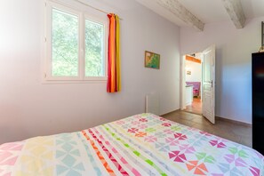 1 habitación, wifi y ropa de cama