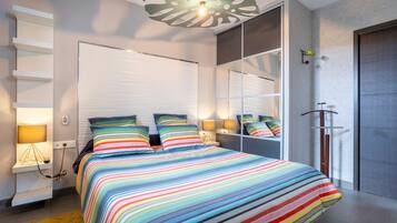 1 chambre, fer et planche à repasser, Wi-Fi, draps fournis