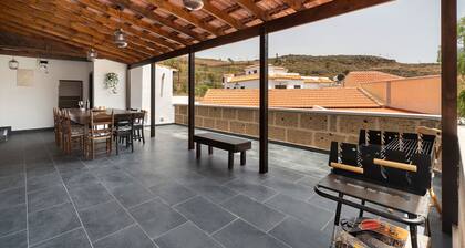 Holiday Home 'Fagundo 84' with Mountain View, Private Terrace and Wi-Fi