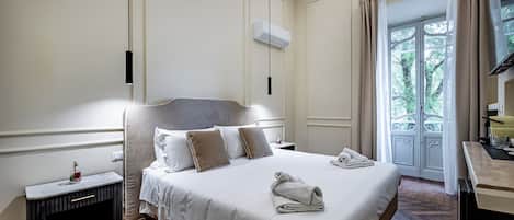 3 bedrooms, in-room safe, iron/ironing board, free WiFi