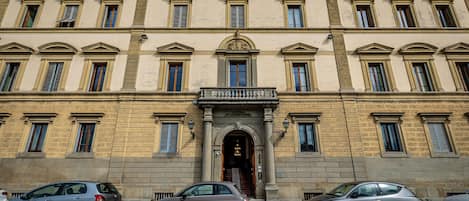 Facciata della struttura