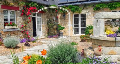 Holiday Home 'Ty Kreis - Vue Mer' with Private Terrace, Shared Garden and Wi-Fi