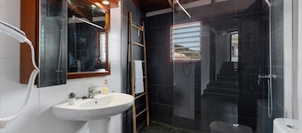 Holiday Home 'Fagundo' with Mountain View, Private Terrace and Wi-Fi