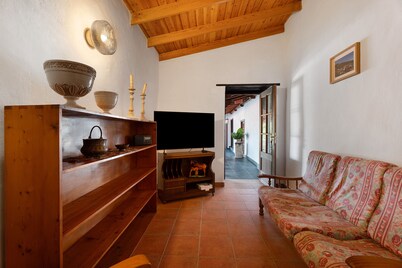 Holiday Home 'Fagundo' with Mountain View, Private Terrace and Wi-Fi