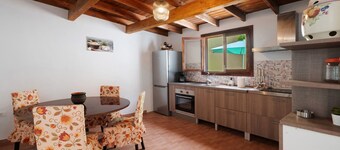 Holiday Home 'La Bodega' with Mountain View, Private Terrace and Wi-Fi