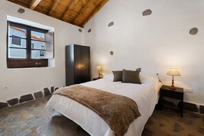 2 dormitorios, tabla de planchar con plancha, wifi y ropa de cama