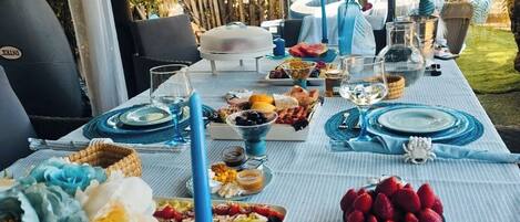 Outdoor dining