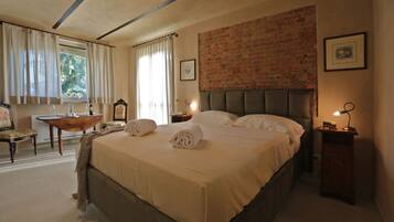 1 chambre, coffres-forts dans les chambres, fer et planche Ă repasser