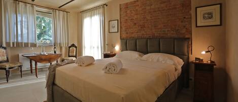 1 slaapkamer, een kluis op de kamer, een strijkplank/strijkijzer