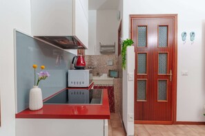 雪櫃、微波爐、爐具、廚房用具/餐具/器皿