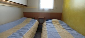 2 bedrooms, bed sheets