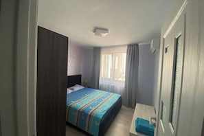 3 makuuhuonetta, silitysrauta/-lauta, Wi-Fi, vuodevaatteet