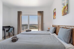 5 chambres, Wi-Fi, draps fournis