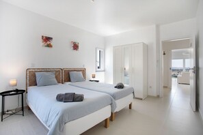 5 bedrooms, WiFi, bed sheets