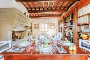 تناول الطعام