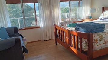 3 bedrooms, desk, iron/ironing board, free WiFi
