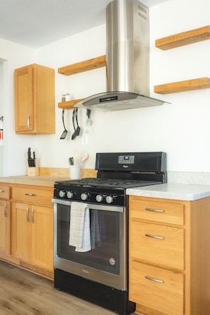 Microwave, oven, stovetop, dishwasher