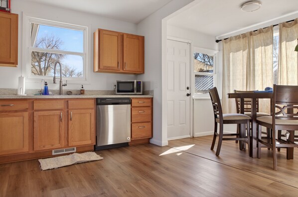 Microwave, oven, stovetop, dishwasher