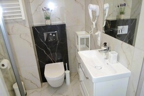 Shower, hair dryer, towels - New holiday homes for 8 people, Niechorze (Niechorze)