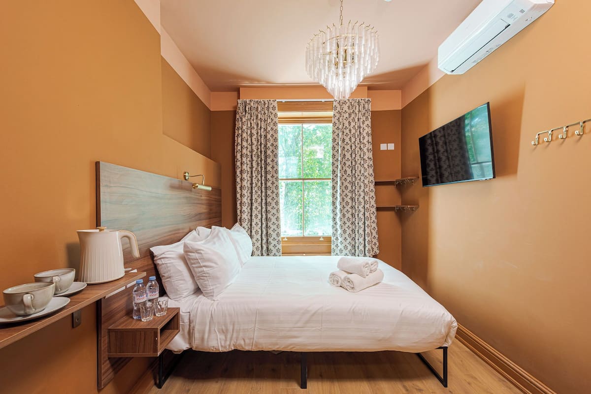 Cosy Double Room | Room amenity