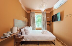 Cosy Double Room | Room amenity