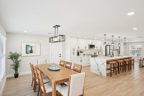 House, Multiple Beds (Tranquility Waters) | Dining