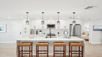 House, Multiple Beds (Tranquility Waters) | Private kitchen