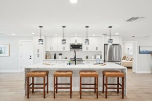 House, Multiple Beds (Tranquility Waters) | Private kitchen