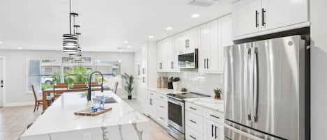 House, Multiple Beds (Tranquility Waters) | Private kitchen