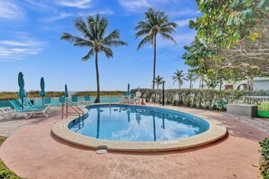 Pool - Beachside Bliss – Steps from the Sand: Discounted! (Lauderdale-by-the-Sea)