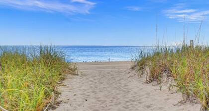 Beachside Bliss – Steps from the Sand: Discounted!